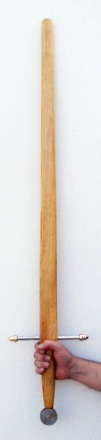 Espada de madera del artesano José Acedo