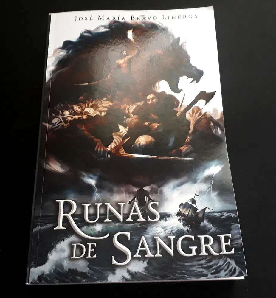 Runas de sangre disponible en formato físico — foto 1 de 3